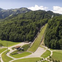 Skiflugschanze im Sommer