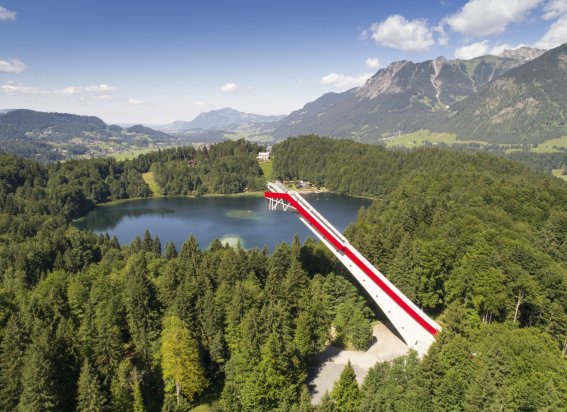 Skiflugschanze mit Blick auf Oberstdorf