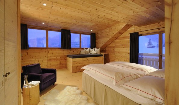 Schlafzimmer Lodge Edelsberg Genießen Sie Ihren Urlaub am Sportheim Böck in Nesselwang. Sowohl im Winter, als auch im Sommer sind die Lodges von Sportheim Böck ein traumhafter Ort für luxuriösen Lodge Urlaub in den Bergen