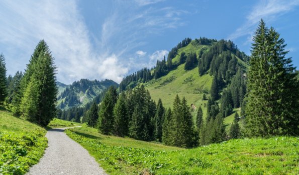 Wanderung durch das Derratal