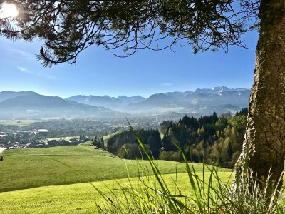 Blick aufs Illertal mit Sonthofen im Hintergrund Ostrachtal und Alpenhauptkamm