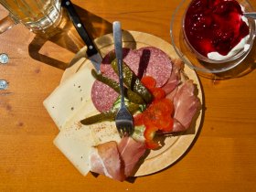 Brotzeit auf der Käseralpe