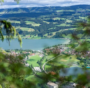 Blick auf den großen und kleinen Alpsee