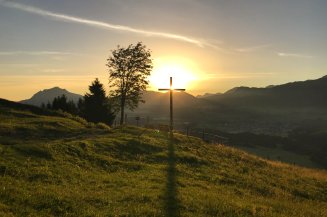 Sonnenaufgang am Sonderdorfer Kreuz