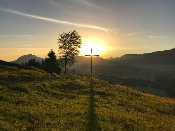 Sonnenaufgang am Sonderdorfer Kreuz