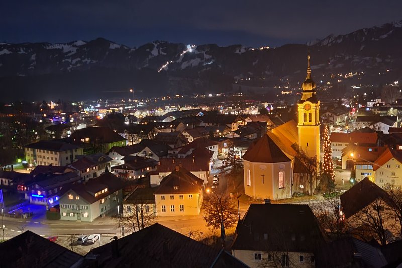 Summit7 Kirche Winternacht