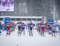 Start zum Massenstartrennen der Damen
