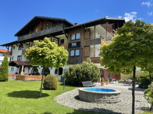 Trail Hotel Oberstaufen mit Garten zum Entspannen