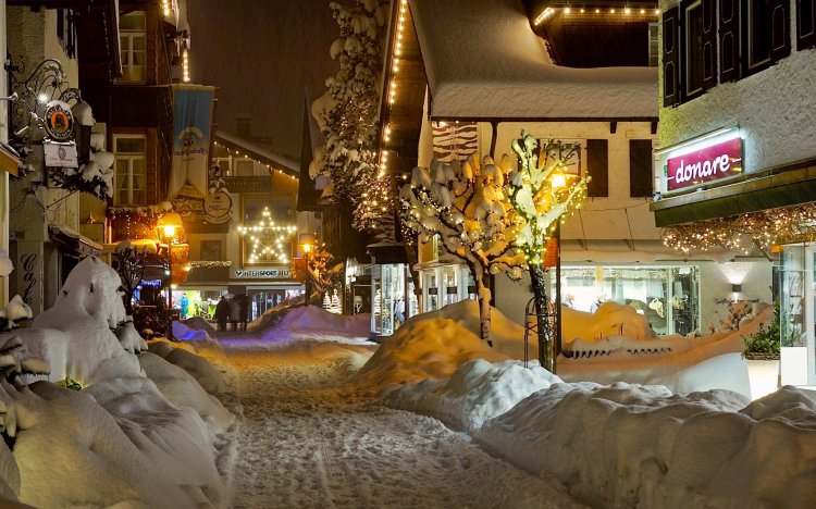 Kirchstraße im Schnee
