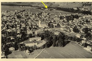 Ortsansicht Oberstdorfs mit der Fabrik um 1936