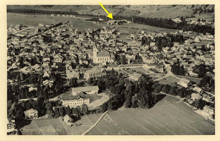 Ortsansicht Oberstdorfs mit der Fabrik um 1936