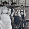 6. 07 FAM Gerstruben Familie Huber, v. li. Ludwiga, Anton, Hans, Wilhelm, 1915 während eines Fronturlaubes von Anton Huber