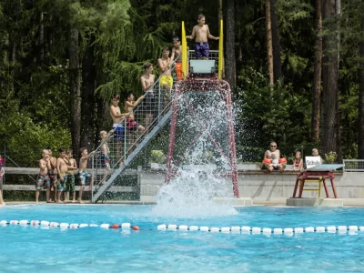 Badi-thusis-sprungturm-hk86c9jzr3dwwk8