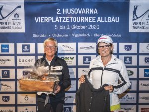 Damen-Sieger v.l.: Ingeborg Deters (3.) und Anke Lohmann (1.), es fehlt: Manuela John (2.)