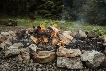 Ein Lagerfeuerabend auf der Wannenkopfhütte besonders schön, wenn die Sonne langsam verschwindet.