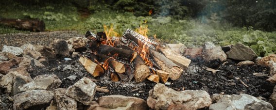 Ein Lagerfeuerabend auf der Wannenkopfhütte besonders schön, wenn die Sonne langsam verschwindet.