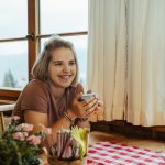 Gute Gespräche und viel Gelächter: Ein Abend in der Wannenkopfhütte mit der besten Gesellschaft.