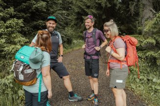 Wandern ist mehr als nur ein Hobby, es ist eine Möglichkeit, dem Alltag zu entfliehen und die Natur in vollen Zügen zu genießen.