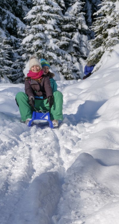 Rodeln direkt vor der Wannenkopfhütte!