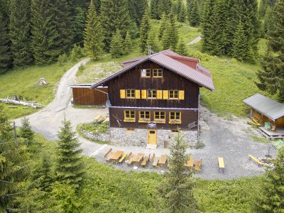 Die urige Wannenkopfhütte im Allgäu