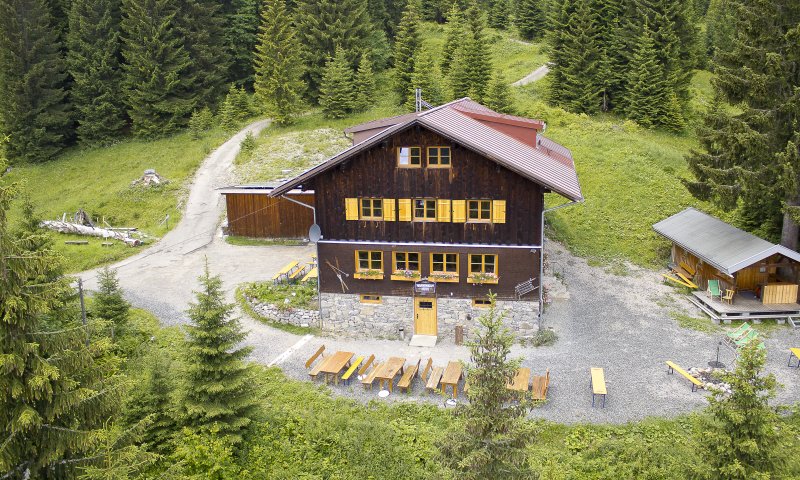 Die urige Wannenkopfhütte im Allgäu