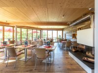 Wintergarten Kamin + Fensterfront