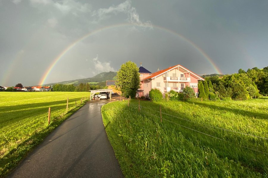 Regenbogen im Wellnesshof Blenk - 5 Sterne Ferienwohnungen in Wertach im Allgäu