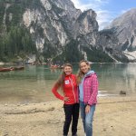 Tamina und Rita am Pragser Wildsee angekommen