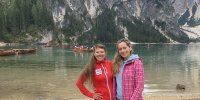 Tamina und Rita am Pragser Wildsee angekommen