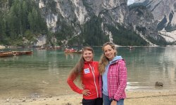 Tamina und Rita am Pragser Wildsee angekommen
