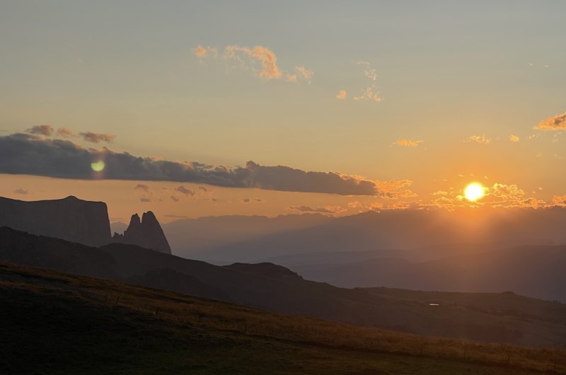 Dolomiten Schlern mit Sonnenuntergang