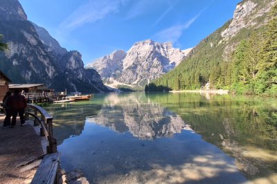 Pragser Wildsee in der Sonne