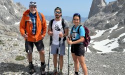 Gruppe mit Pico Urriellu (2.519 m) hinten rechts