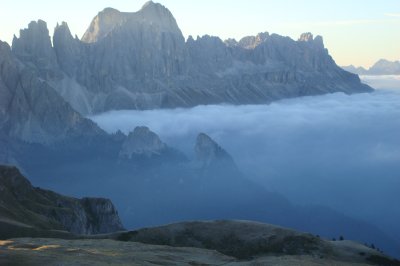 Rosengartenmassiv umhüllt vom Nebelmeer
