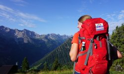 Juliana mit Rucksack