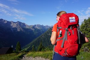 Juliana mit Rucksack