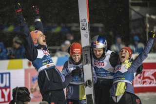 Weltmeister im Mixed Team Skispringen