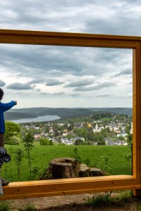 Wurzelrudi Bilderrahmen Blick auf Eibenstock